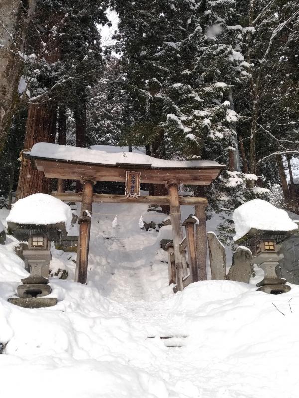 Nozawa and one of its temples